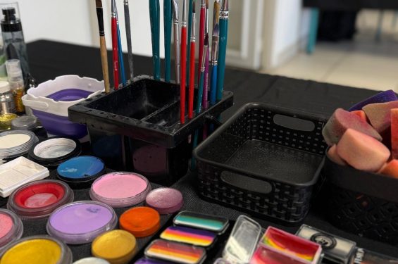 TABLE MAKEUP
